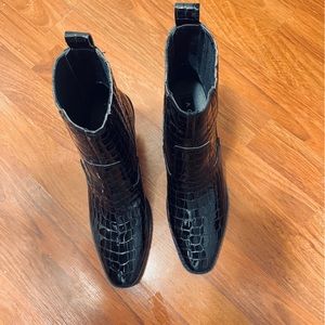 Aqua Womens Star Patent Block Heel Ankle Boots